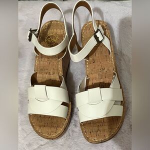 White Mountain Sandals Simple White Wedges Size 9 NEW